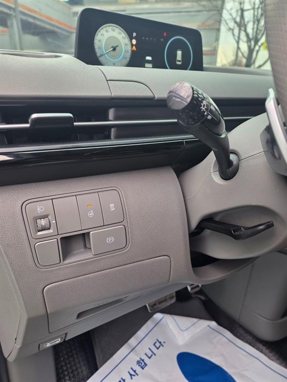 HYUNDAI Staria - Vista 10