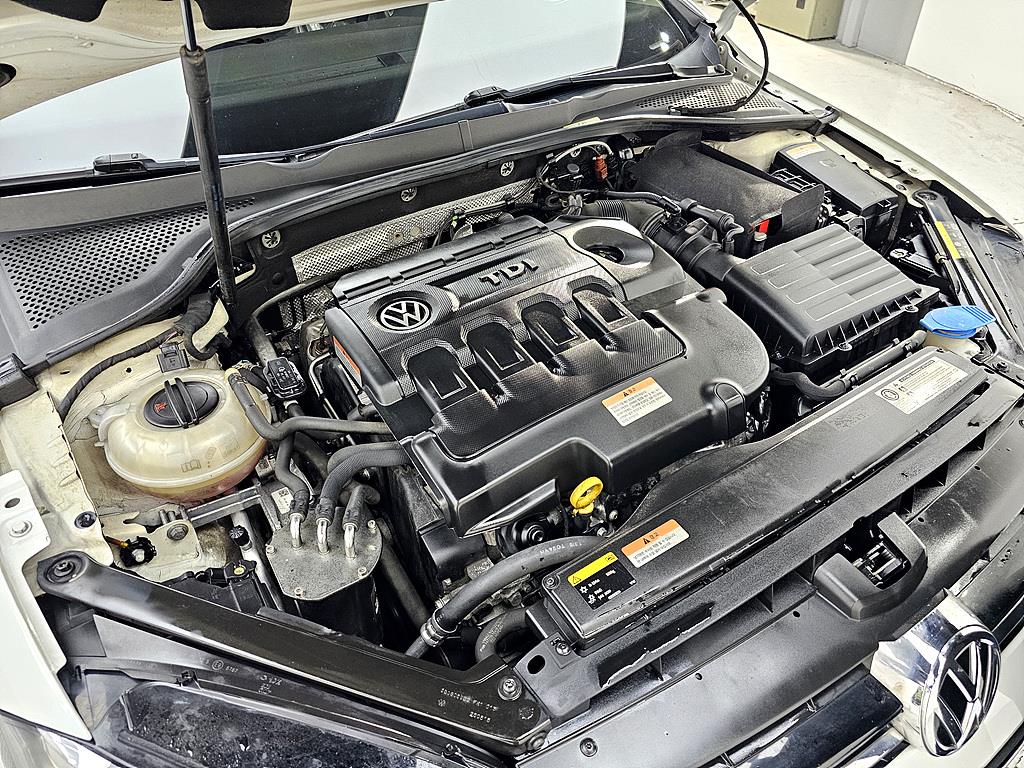 Volkswagen Golf - Vista 6