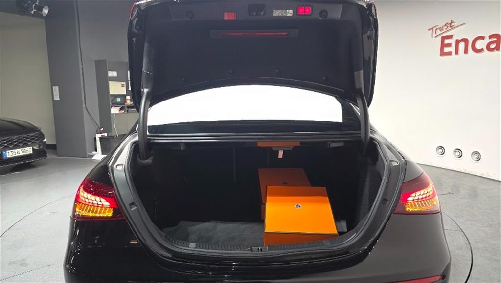 Mercedes Benz E class 2023 Negro - Importación desde Corea - HF Imports Iquique - Foto 20