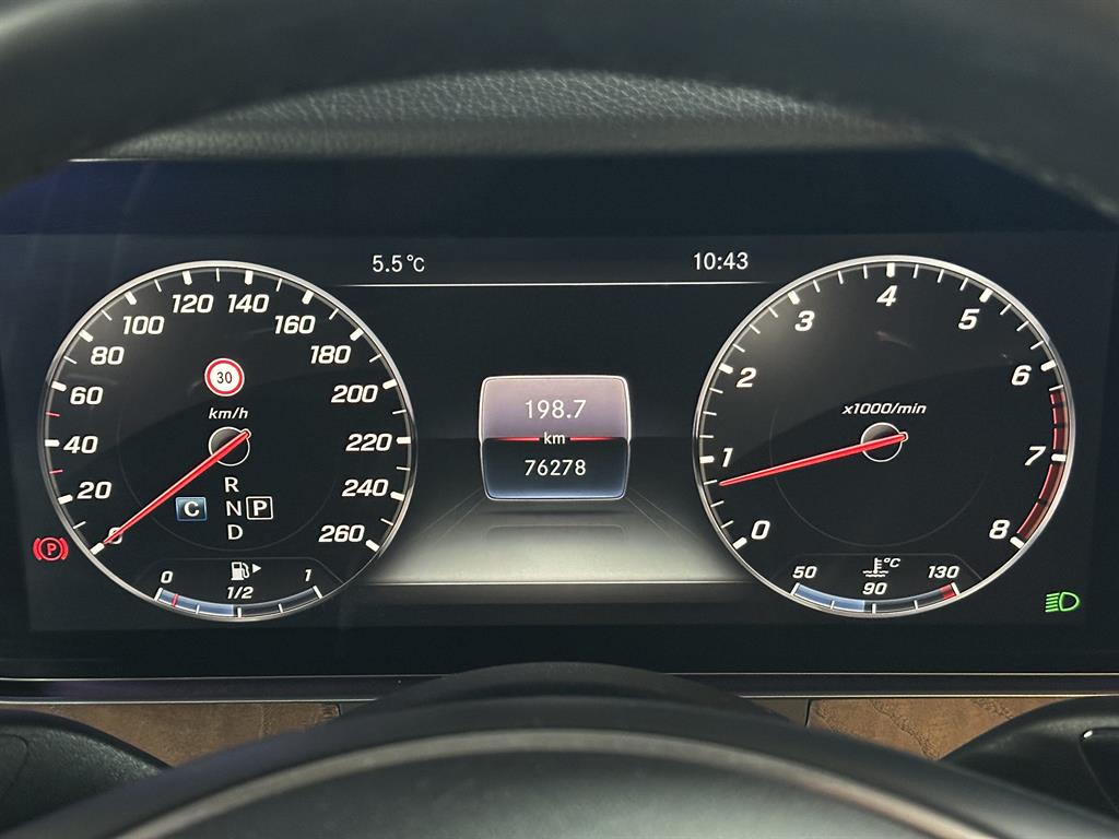 Mercedes Benz E class - Vista 10