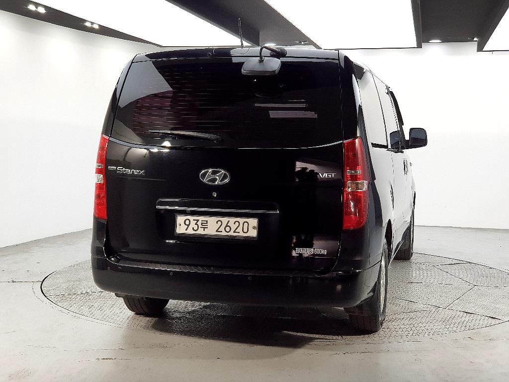 HYUNDAI Starex - Vista 3