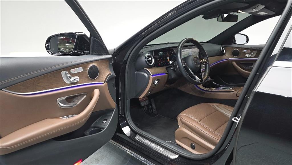 Mercedes Benz E class - Vista 11