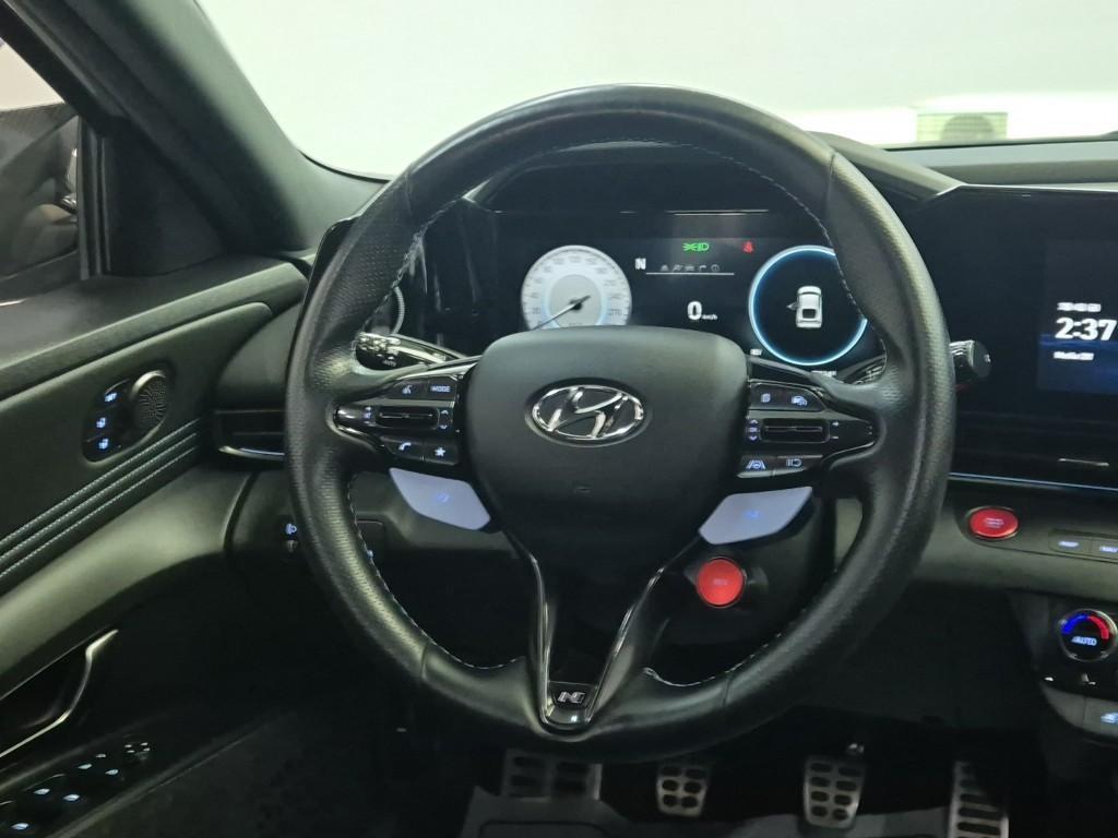 HYUNDAI Avante - Vista 9