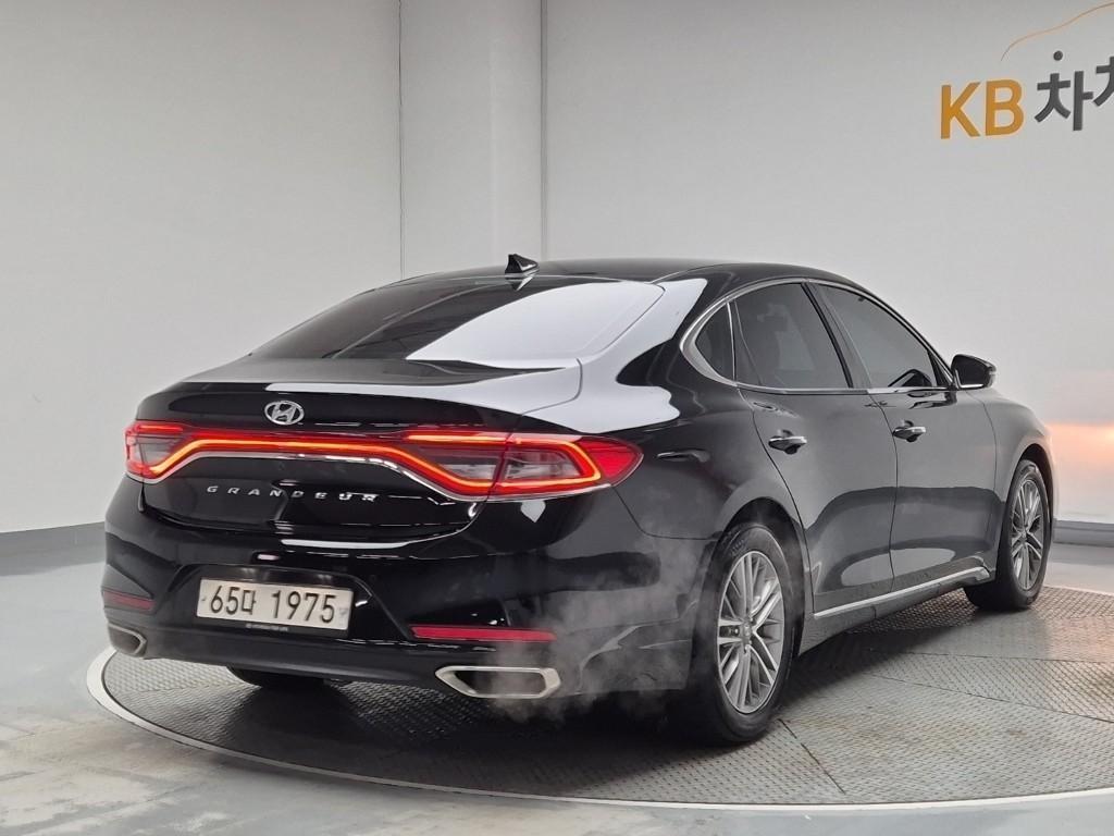 HYUNDAI Grandeur - Vista 3