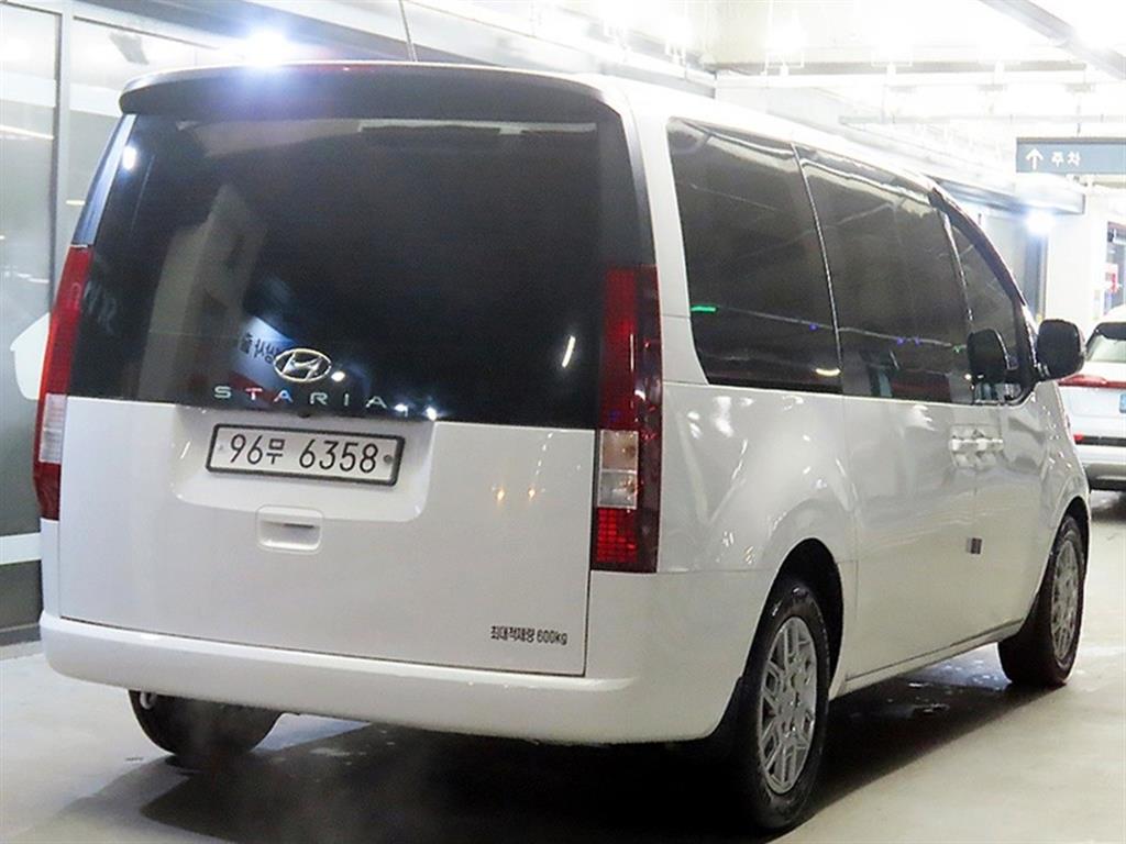 HYUNDAI Staria - Vista 4