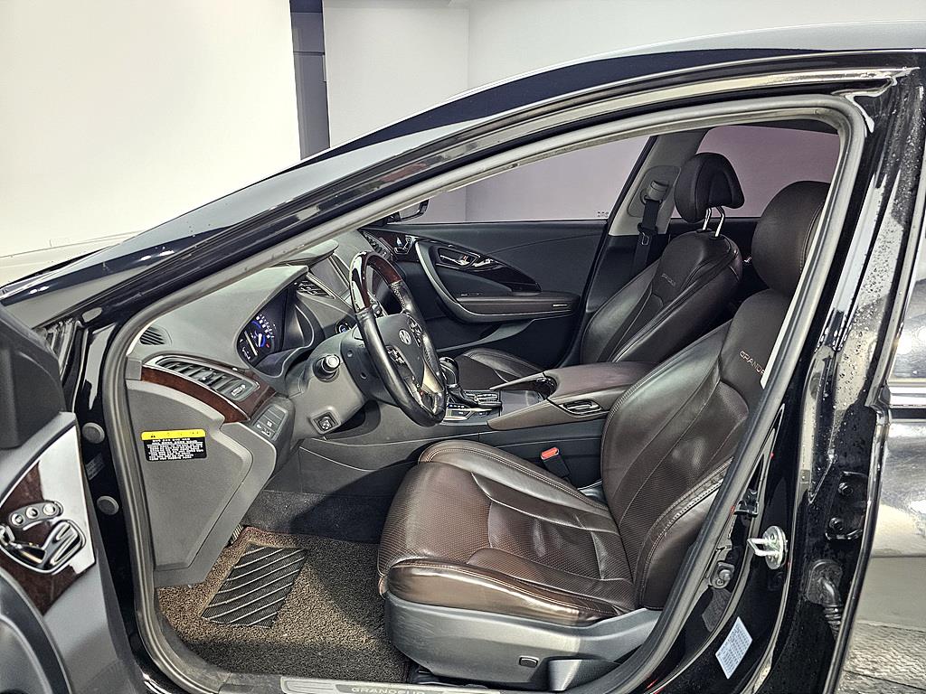 HYUNDAI Grandeur - Vista 8