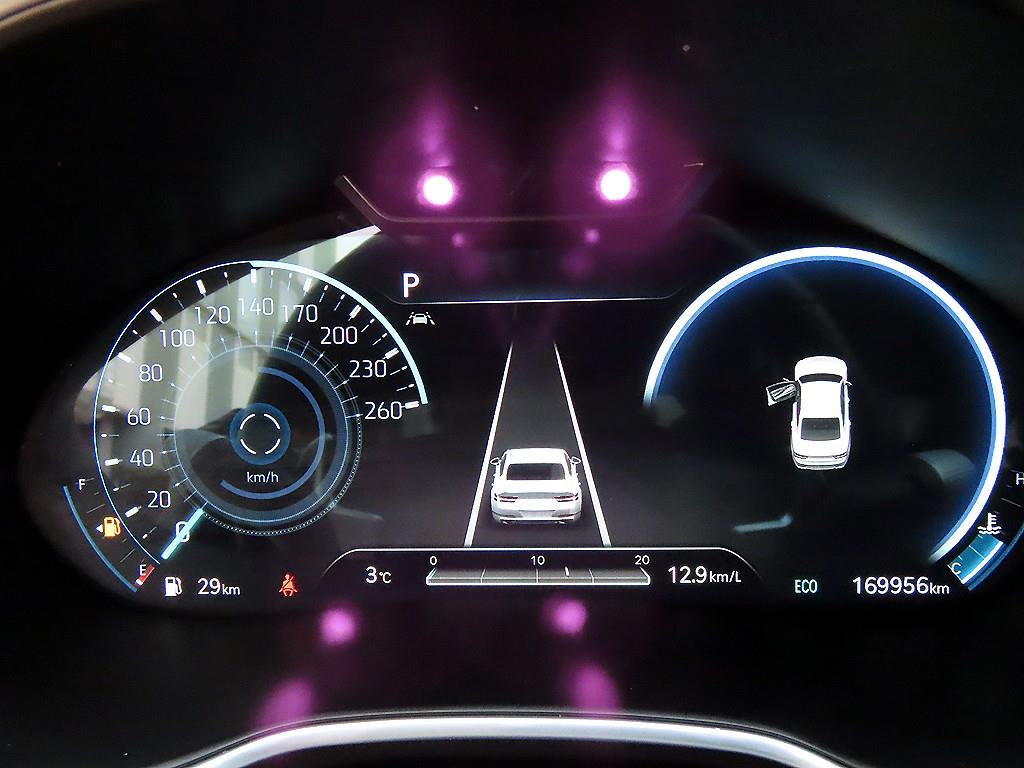 Genesis G80 - Vista 9