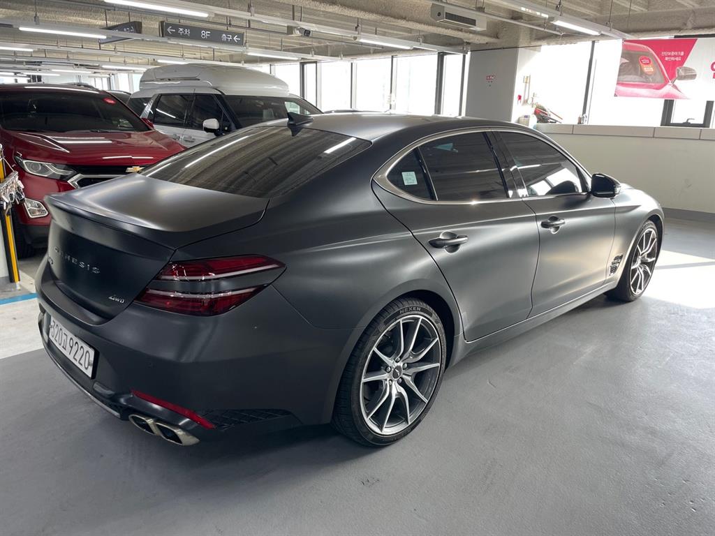 Genesis G70 - Vista 5