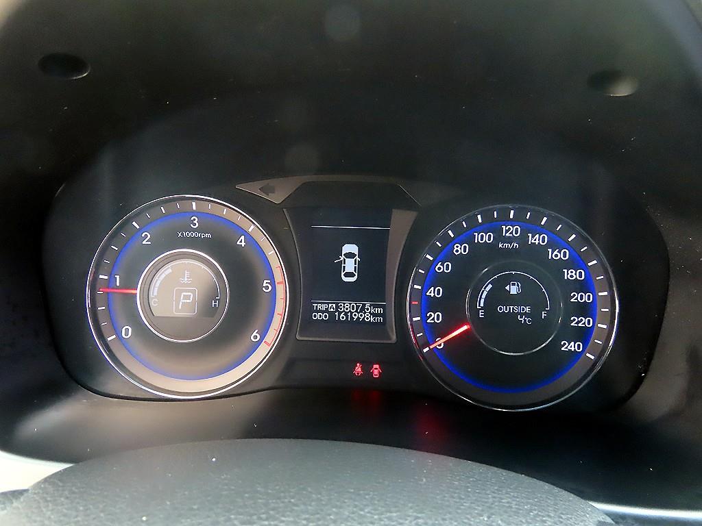 HYUNDAI i40 - Vista 9