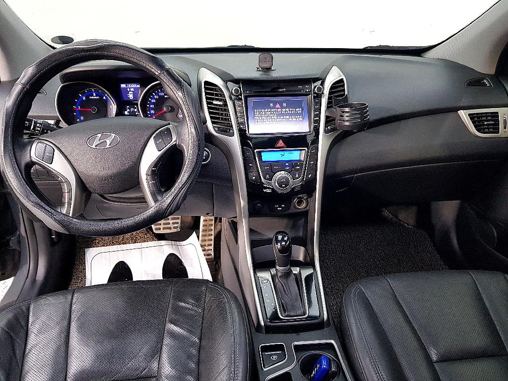 HYUNDAI i30 - Vista 5