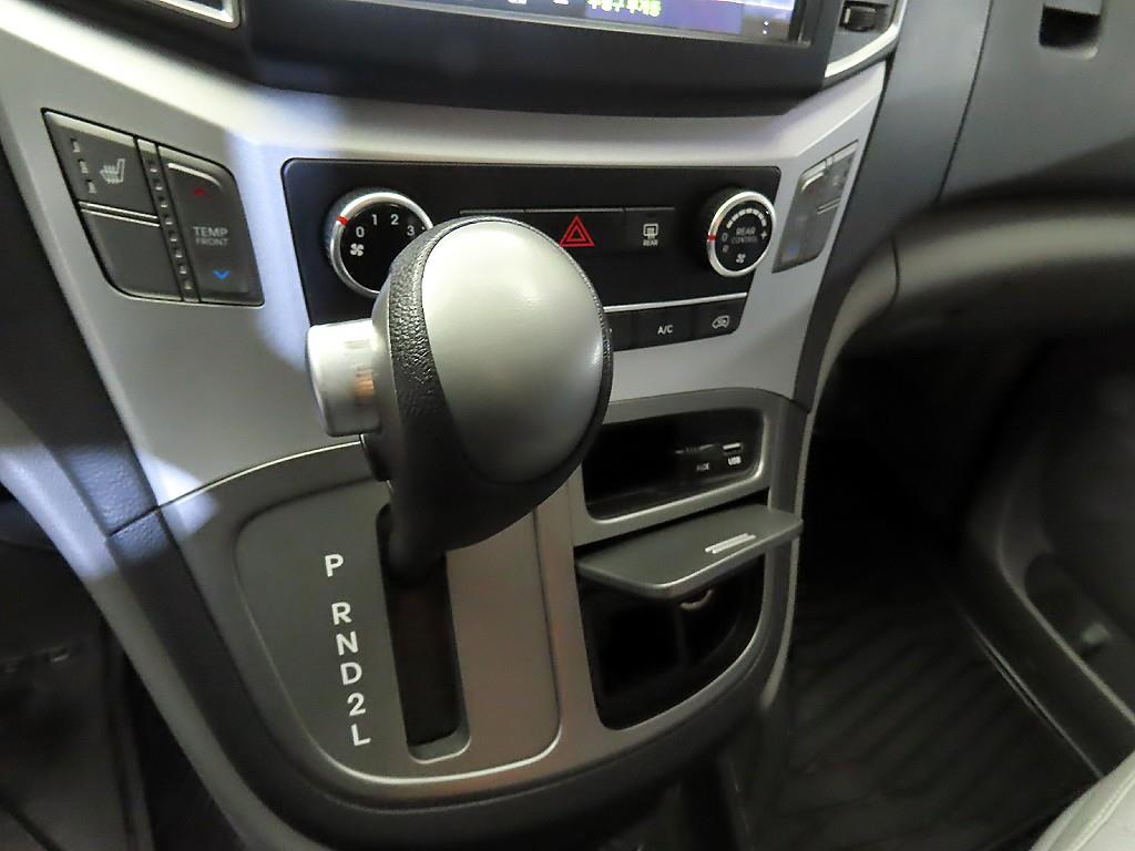 HYUNDAI Starex - Vista 12