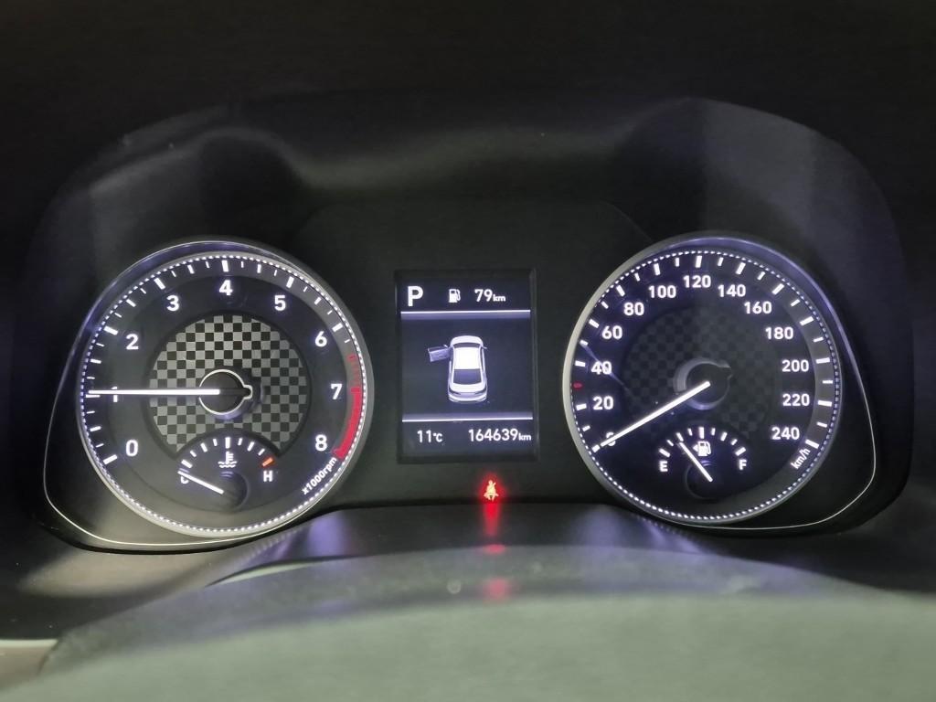 HYUNDAI Avante - Vista 6