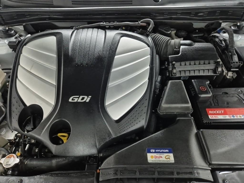 HYUNDAI Grandeur - Vista 5