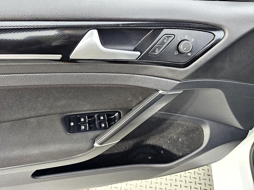 Volkswagen Golf 2016 Blanco - Importación desde Corea - HF Imports Iquique - Foto 13