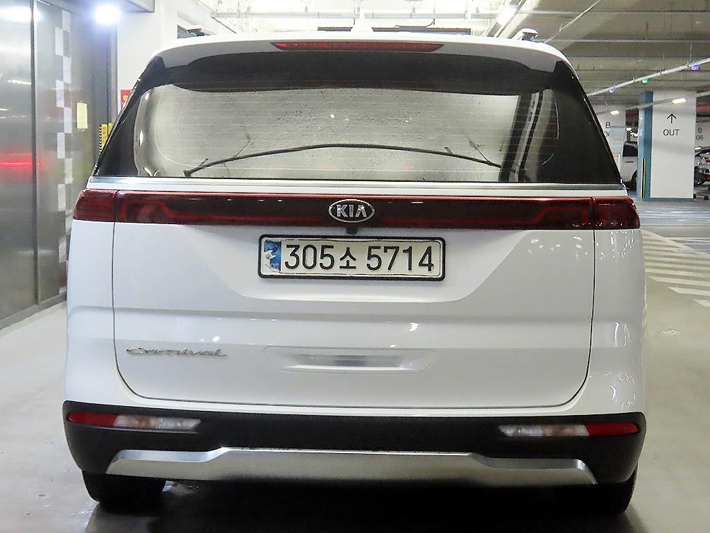 KIA Carnival - Vista 5