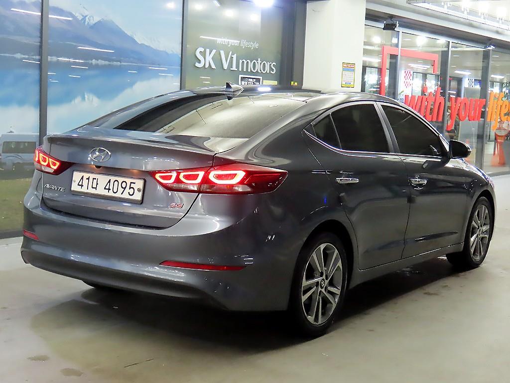 HYUNDAI Avante - Vista 4