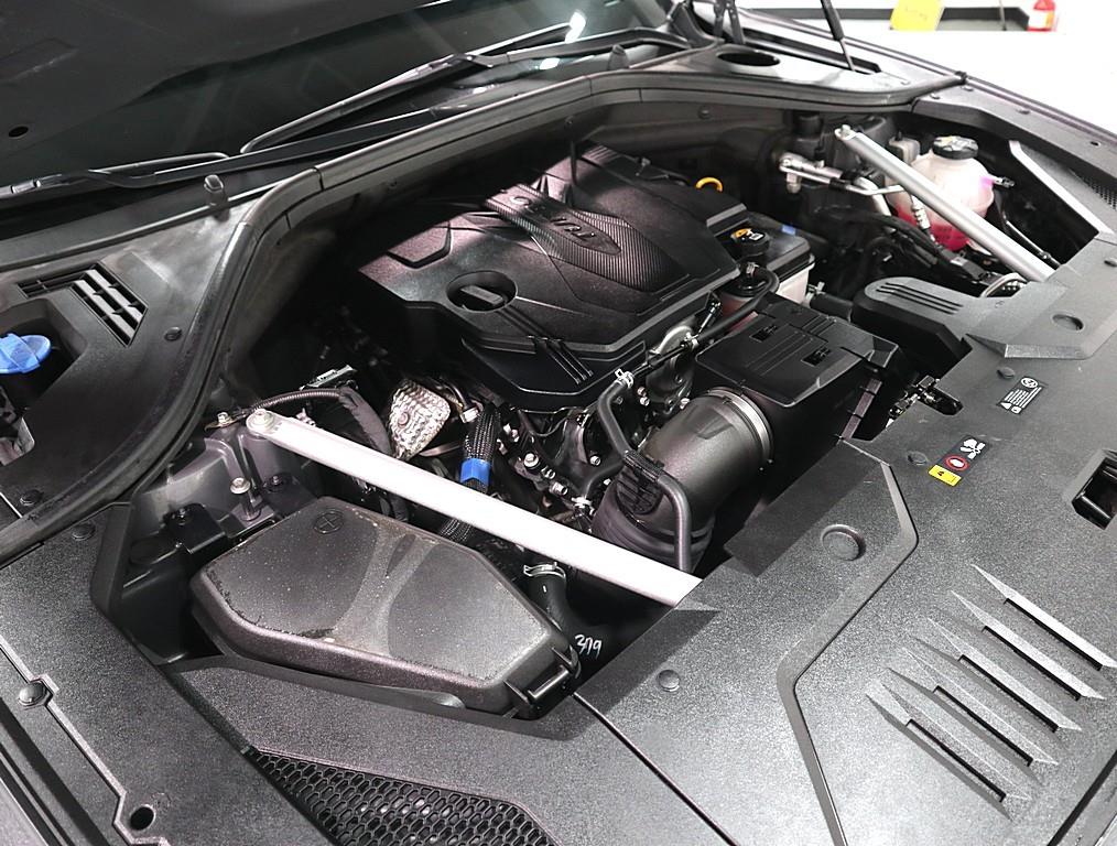 Genesis GV70 - Vista 6