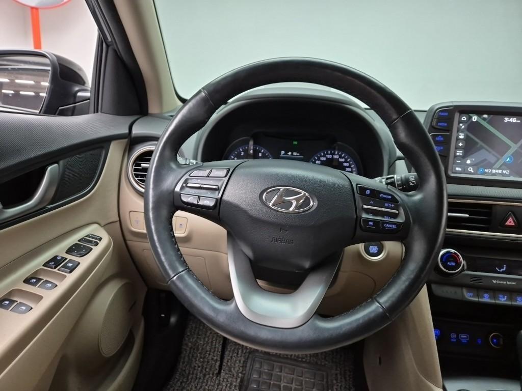 HYUNDAI Kona - Vista 8