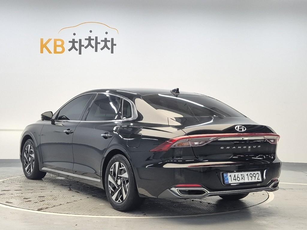 HYUNDAI Grandeur - Vista 2