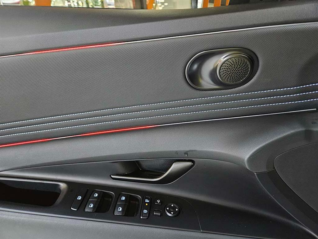 HYUNDAI Avante - Vista 12