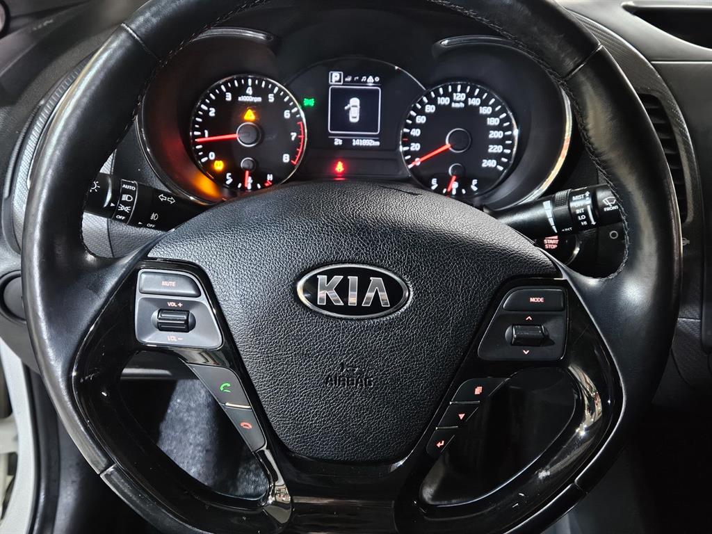 KIA K3 - Vista 8