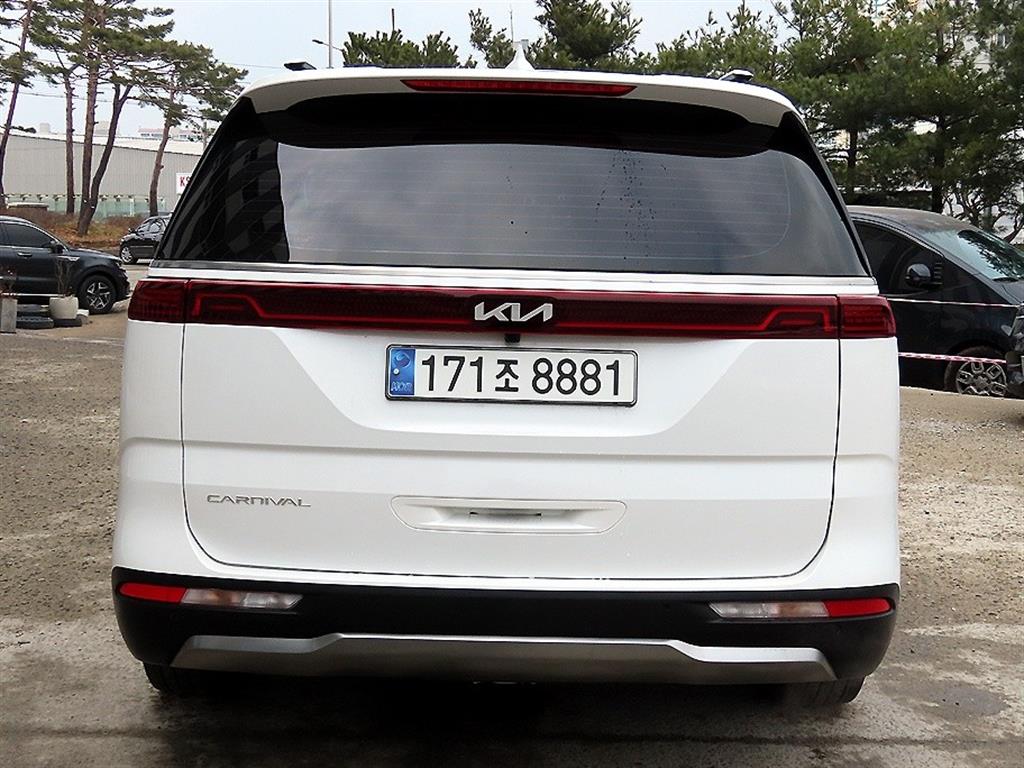 KIA Carnival - Vista 4