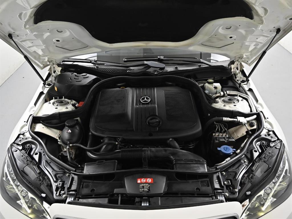 Mercedes Benz E class - Vista 7