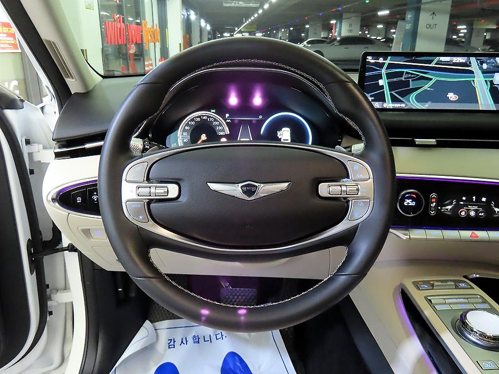 Genesis GV70 - Vista 8