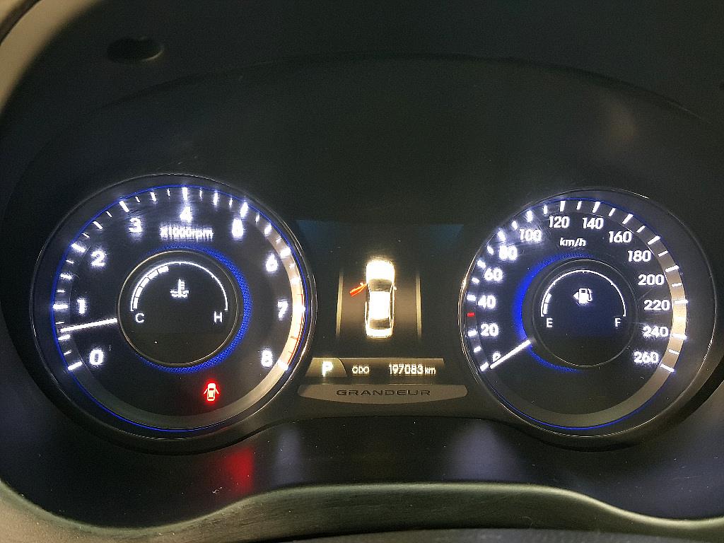 HYUNDAI Grandeur - Vista 7