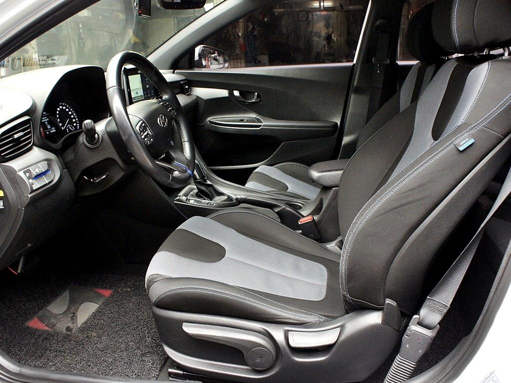 HYUNDAI Veloster - Vista 9