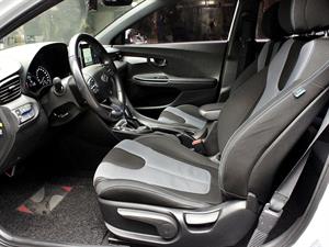 HYUNDAI Veloster - Vista 10