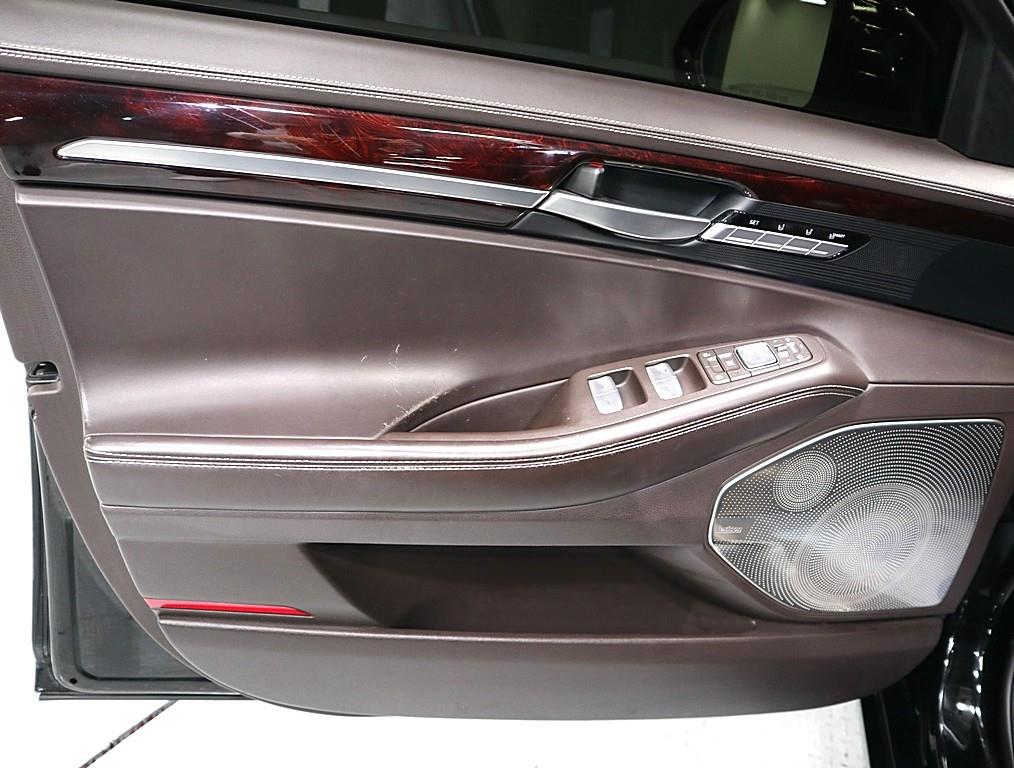 Genesis EQ900 - Vista 8