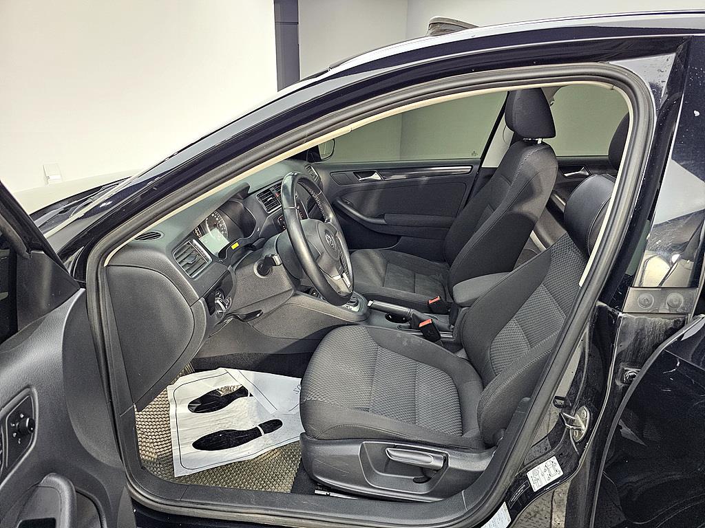 Volkswagen Jetta - Vista 8