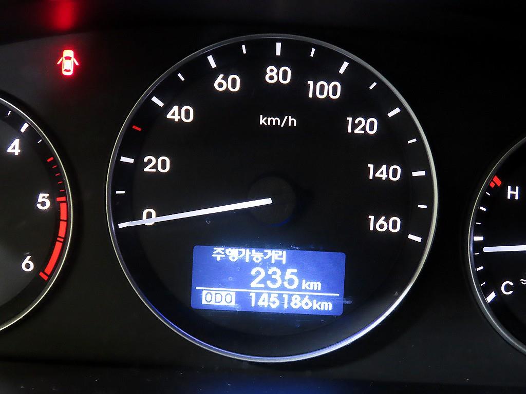 HYUNDAI Starex - Vista 9