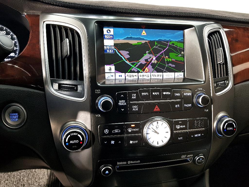 HYUNDAI Equus - Vista 11