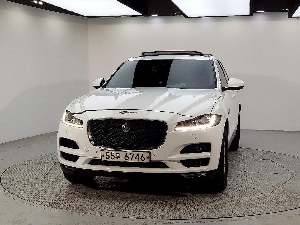 Jaguar F-PACE - Vista 2