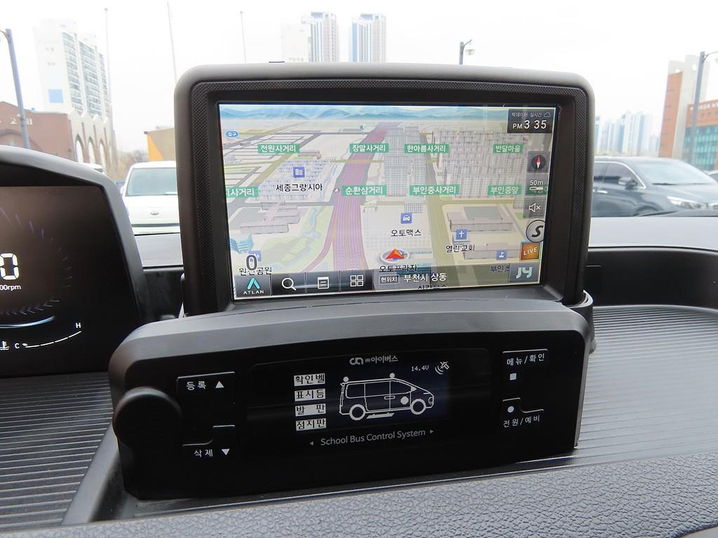 HYUNDAI Staria - Vista 11