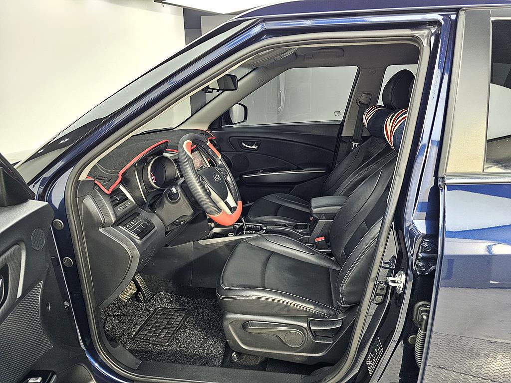 Ssangyong Tivoli - Vista 8