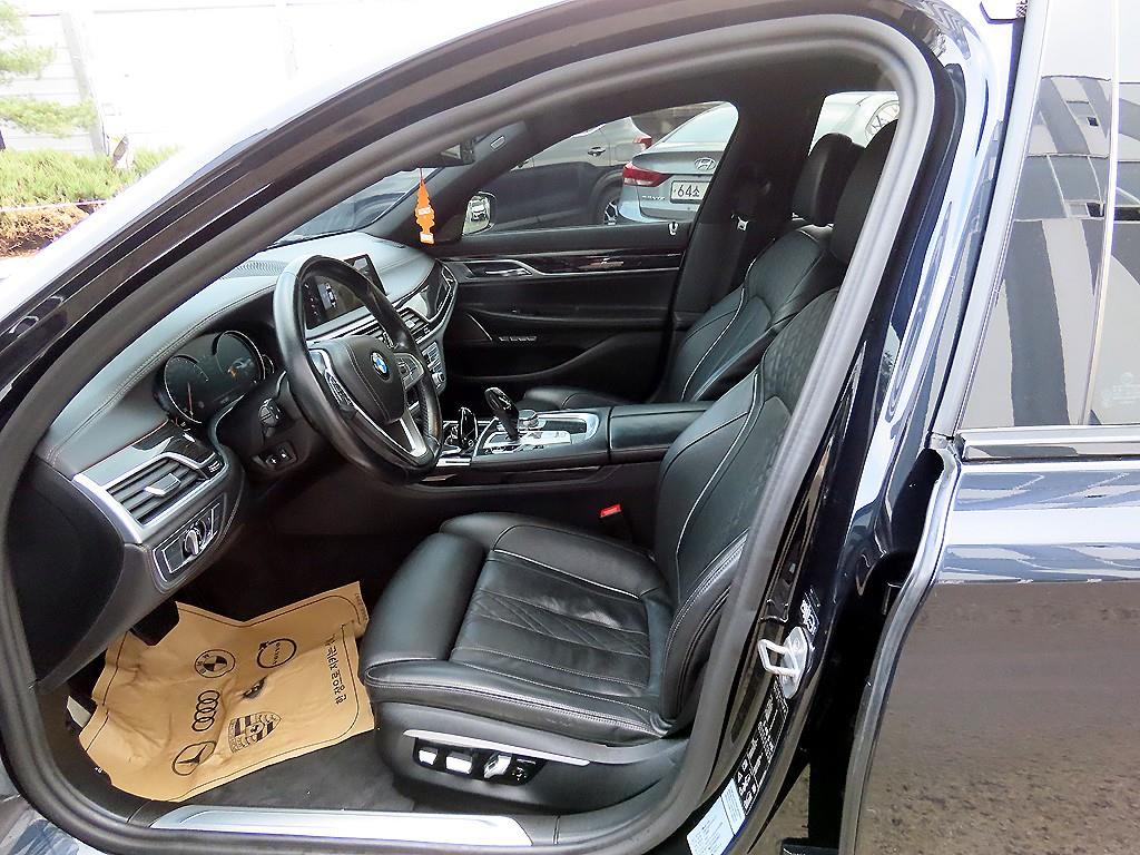 BMW 7 Series - Vista 5