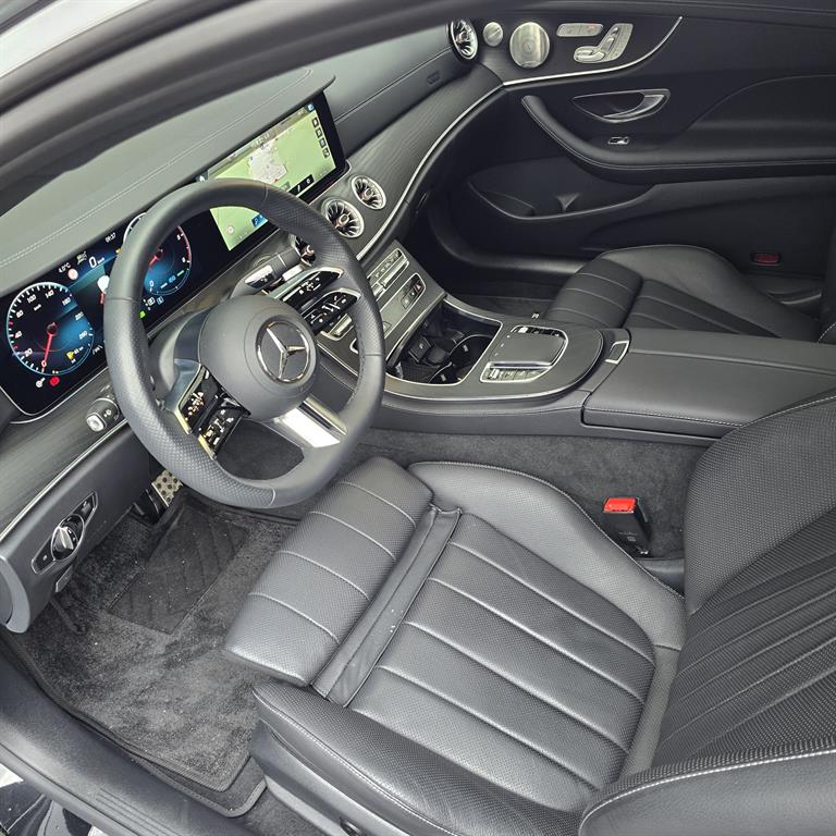 Mercedes Benz E class - Vista 3