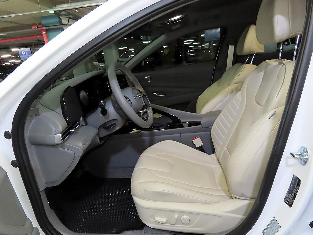 HYUNDAI Avante - Vista 6