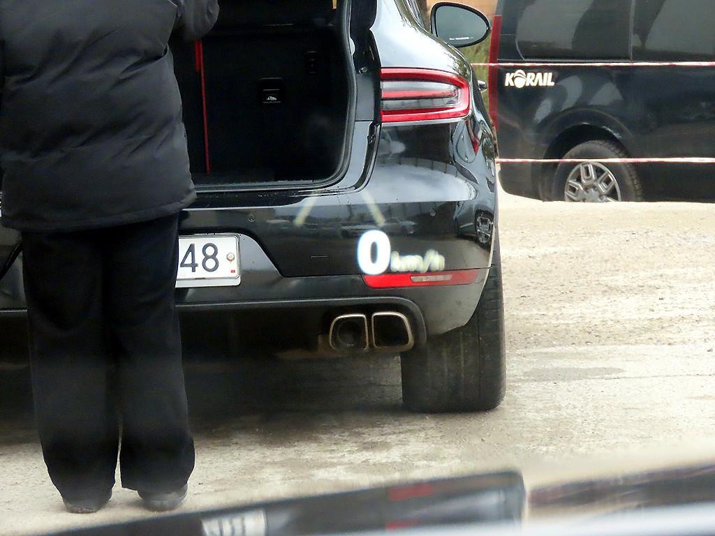 Genesis G90 - Vista 10