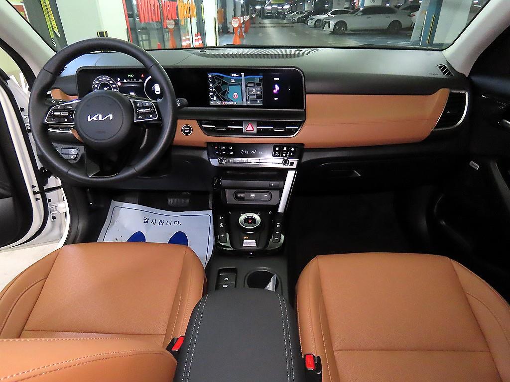 KIA Seltos - Vista 10