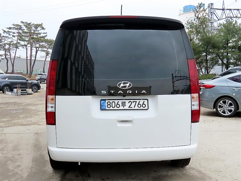 HYUNDAI Staria - Vista 4