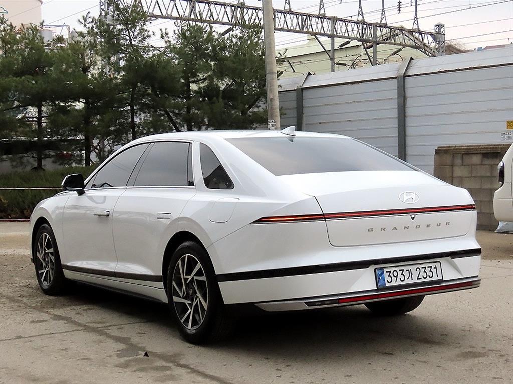 HYUNDAI Grandeur - Vista 3