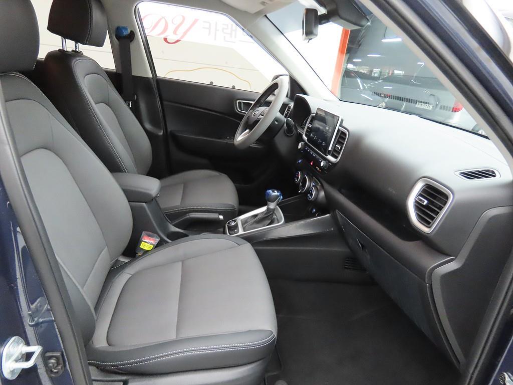 HYUNDAI Venue - Vista 7