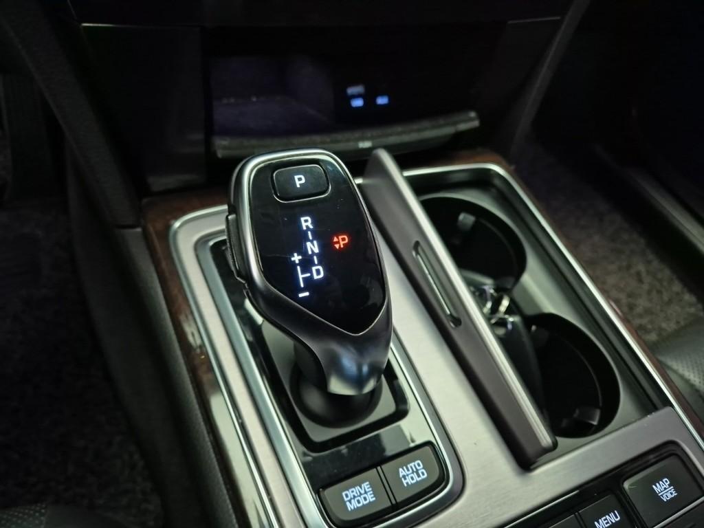 HYUNDAI Equus - Vista 8