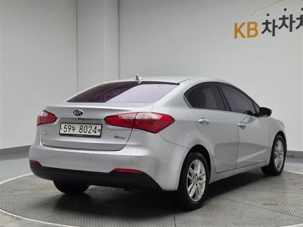 KIA K3 - Vista 4