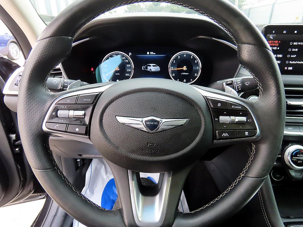 Genesis G70 - Vista 8