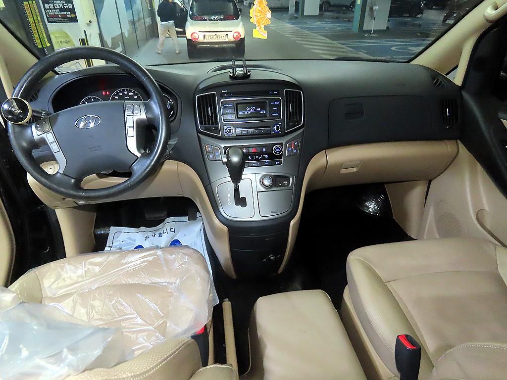 HYUNDAI Starex - Vista 10